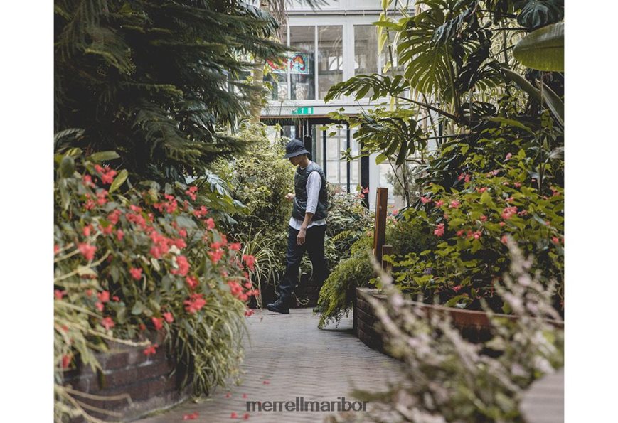 taktični škorenj Breacher (j099537) 840442802 Črna Merrell